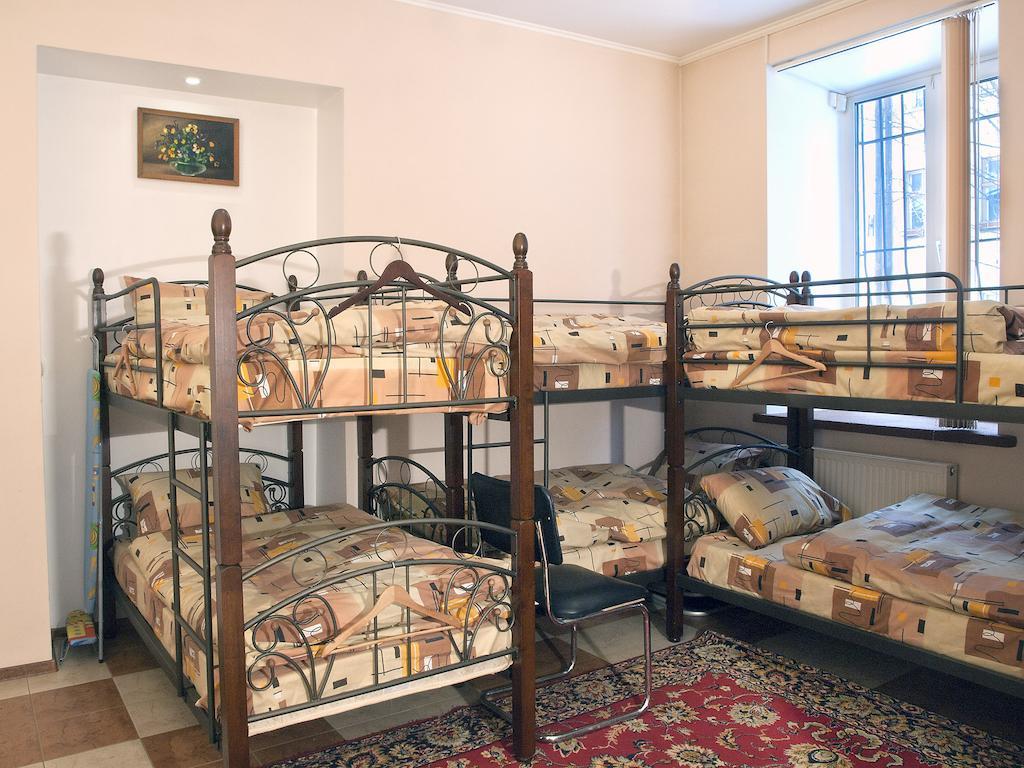 Niko Hostel Lviv Ruang foto